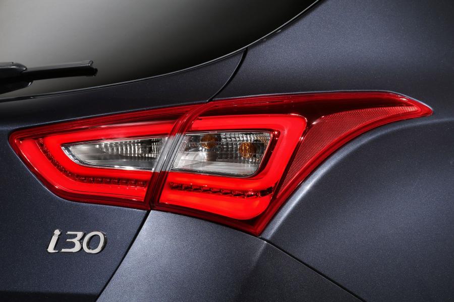  Hyundai i30 3-Door Turbo 2015 года  (фото 9 из 24)